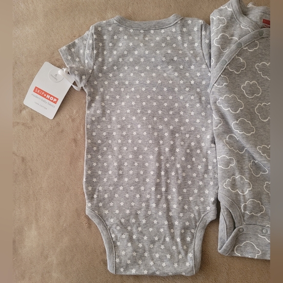 Skip Hop Modern Baby Basics Grey 3 Pack Bodysuit  Size 6 Months (Unisex) *NWT - Picture 2 of 8